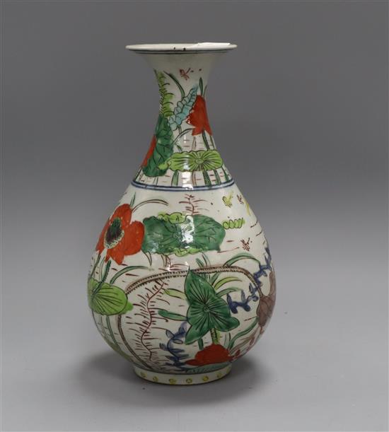 A Chinese wucai vase height 26cm